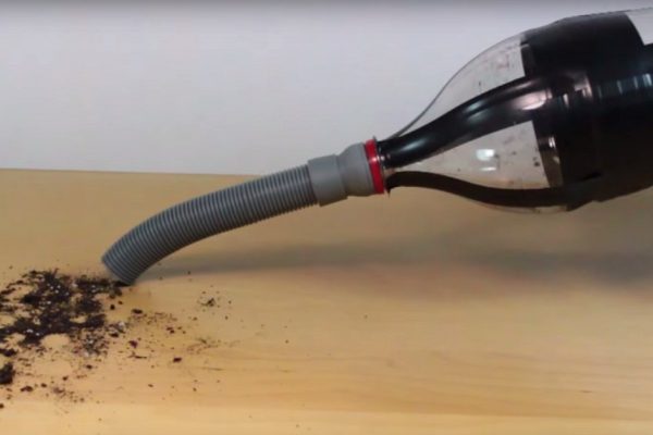 Из пластиковой бутылки можно сделать портативный пылесос! Мы научим тебя…