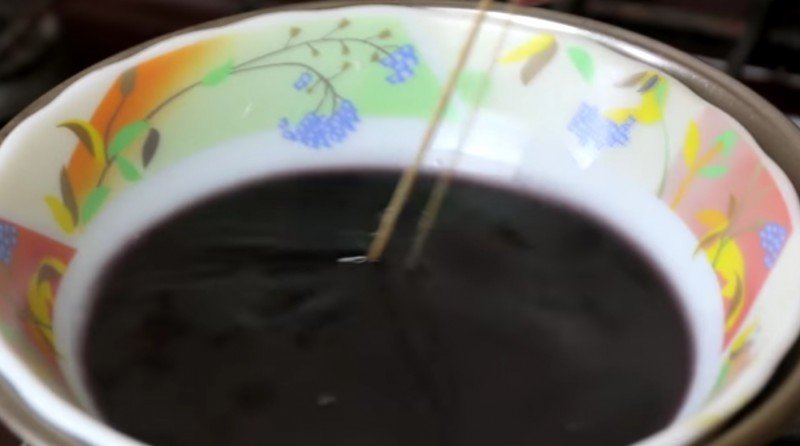 самодельная восковая свеча