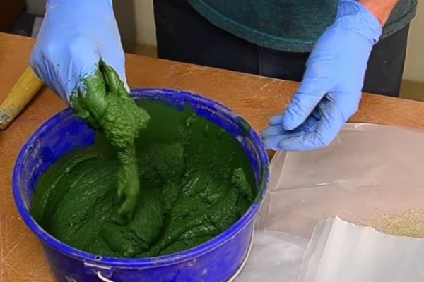 Хватай самый большой лист в саду, какой только сможешь найти. Тебе понравится эта идея!