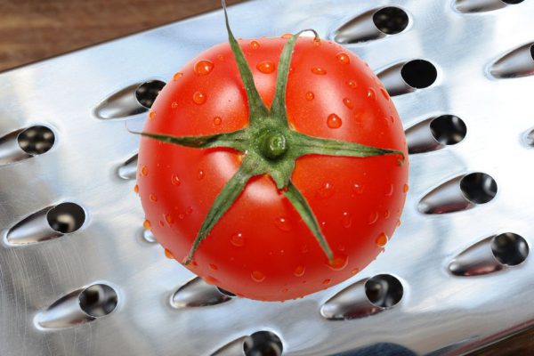 Зачем натирать томаты на терке