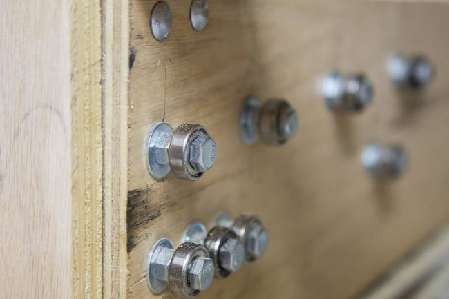 ящик в прицепе машины