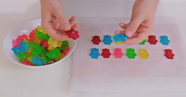 Желейные мишки своими руками. Сюрприз для каждого ребенка.