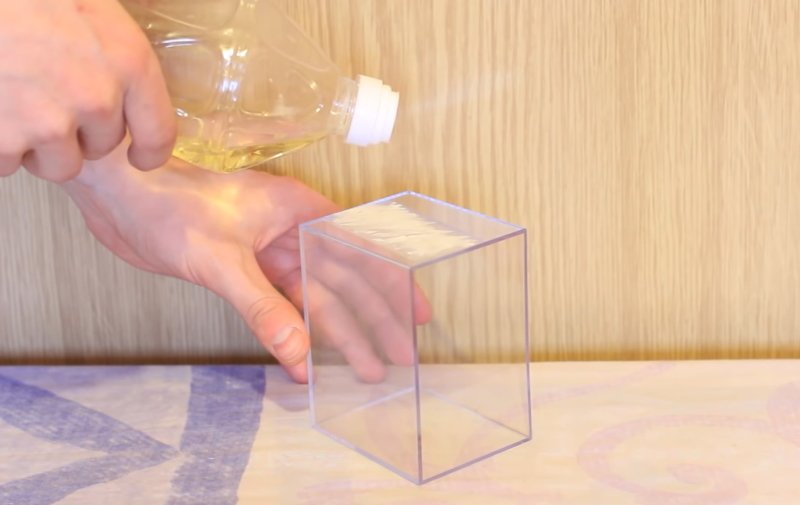 как снять липкую этикетку со стекла