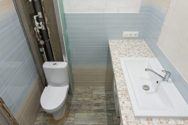 Repair in the bathroom, top view of the toilet and washbasin