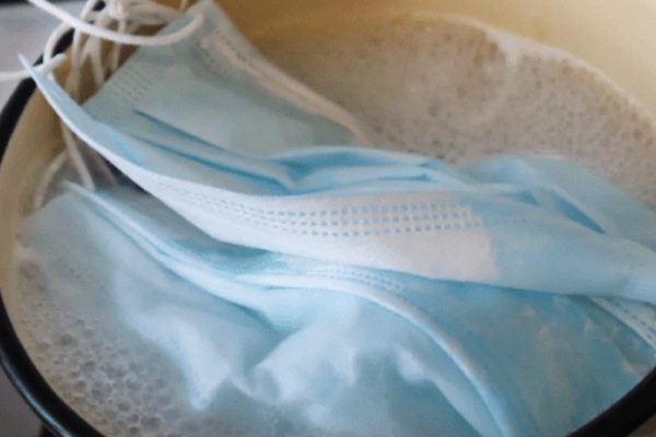 Что случилось с маской, которую жена постирала в кипятке