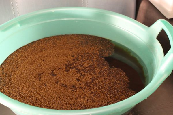 Узнав, зачем хозяюшке целый тазик кофе, делаю также! Гениальный трюк.