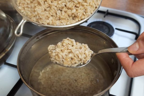 Любимая свекровь научила готовить перловку по-кремлевски, теперь даже дети просят добавки