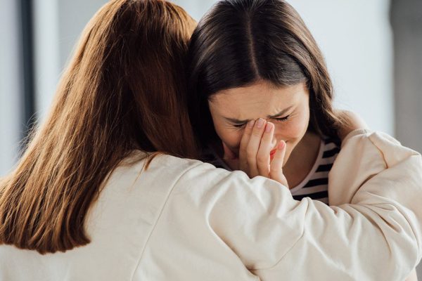 Ухажер сестры грозится обвинить ее в мошенничестве, ведь потратил на нее баснословную сумму