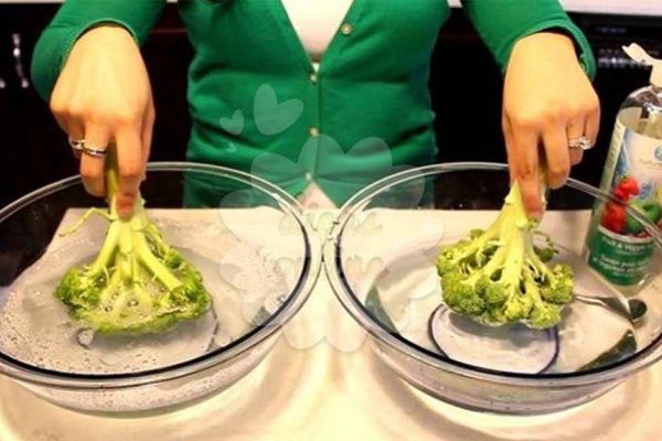 Биолог рекомендует: возможно удалить все пестициды из фруктов, овощей и зелени, используя этот простейший метод!