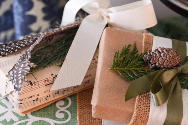 15 неотразимых идей для упаковки подарков на Новый год.