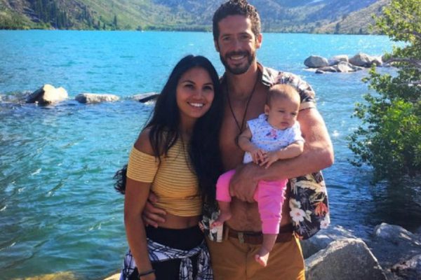 Хитрый молодой отец придумал способ, как успокоить плачущего младенца за 15 секунд: даже мамы в шоке