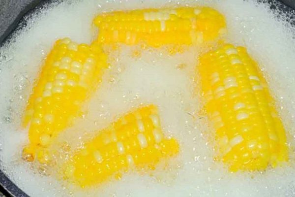 Отведай вкуснейшую кукурузу, добавив в кастрюлю 2 секретных ингредиента!