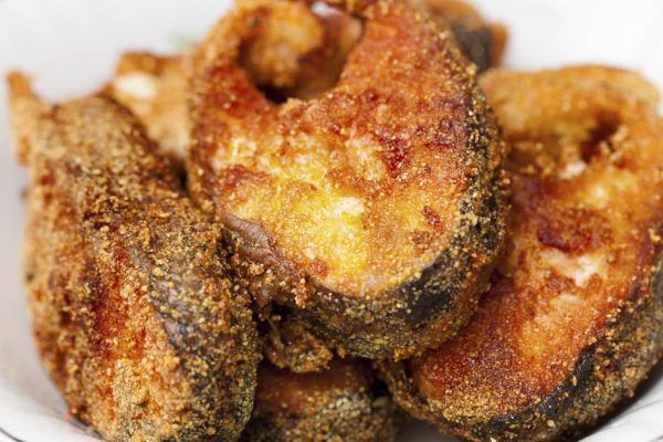 Как я жарю рыбу без масла, не теряя хрустящей просоленной корочки, которую обожает муж