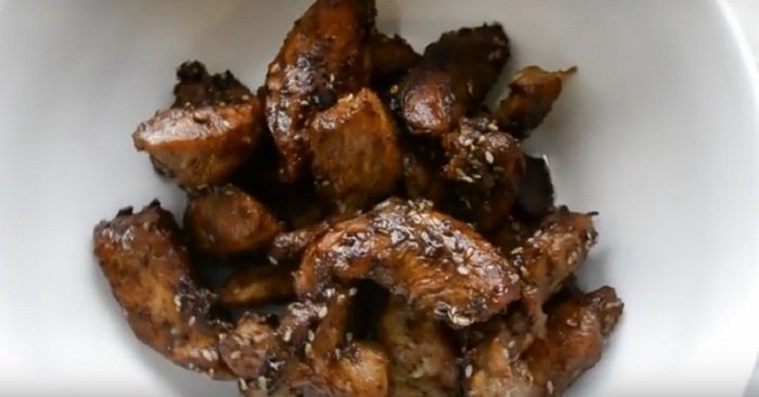 курица в соевом соусе с кунжутом