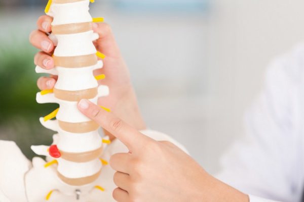 Как вправить позвонок в домашних условиях