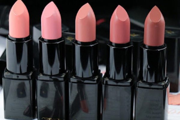 Оказывается, помада должна быть такого же цвета, что и эта часть тела! Догадываешься какая?