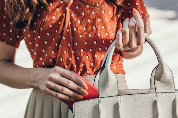 Как выглядеть моложе