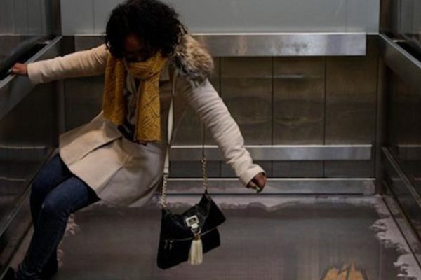 Как выжить в свободно падающей кабине лифта. Важно знать!