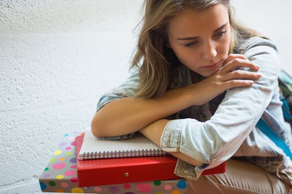Любимый сообщил, что будет отмечать Новый год в дружной мужской компании, меня не берет, чтобы я там не скучала