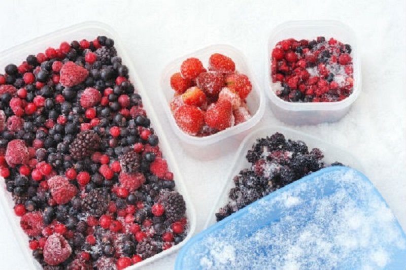 Как заморозить ягоды на зиму
