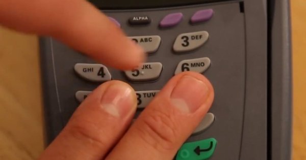 Теперь любой преступник может вычислить твой PIN-код за несколько секунд. Узнай, как защитить себя.