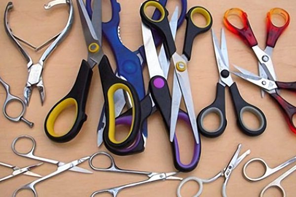 Ножницы затупились? Есть отличный способ заточить их за минуту.