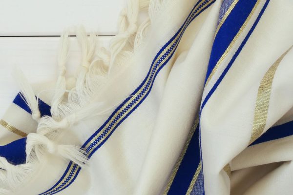 Зачем хранить дома старые платки