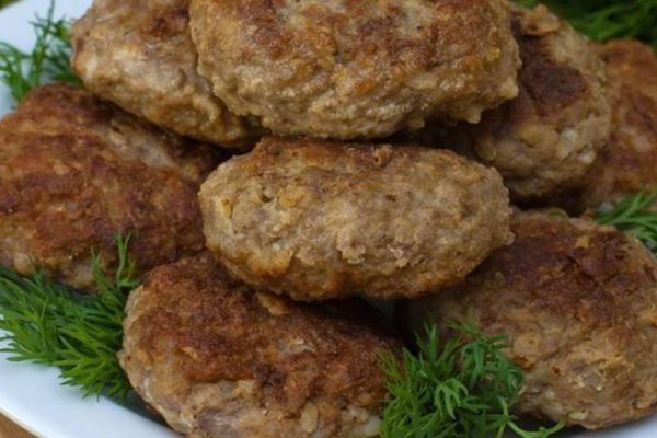 Типичная ошибка при жарке котлет и почему не надо так делать