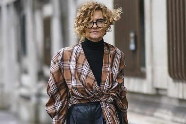 Почему что богатые, что бедные женщины перестали красиво одеваться