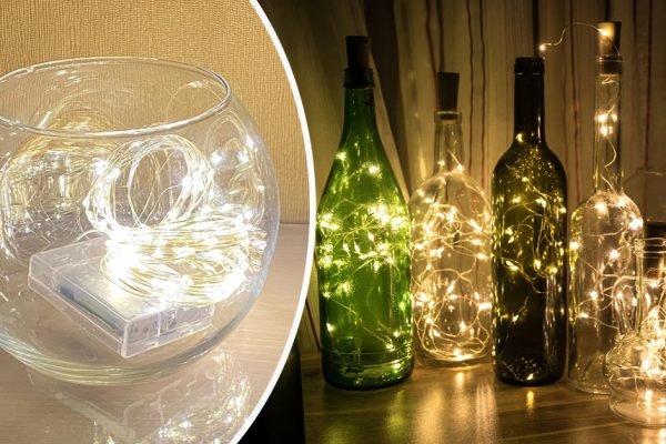 Пускаю дешевую led-гирлянду по периметру зеркала, крашусь с подсветкой