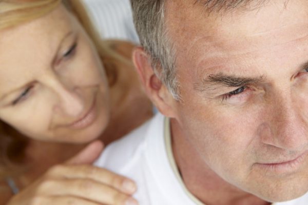 После 40 лет мужчины становятся раздражительными, в чём причина порчи характера