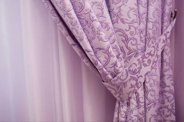 Долго не могли выбрать шторы в гостиную, оказалось, что подобрать цвет гораздо проще, когда знаешь некоторые правила