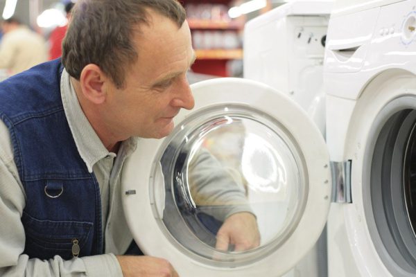 Толковый консультант объяснил, на что нужно обращать внимание при выборе стиральной машинки
