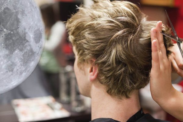 Чтобы денег на карте было в избытке, в июле стригусь строго по лунному календарю