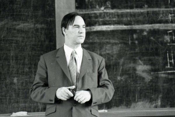 За что некоторые недалекие личности недолюбливали Сергея Капицу и как это чуть не стоило ему жизни