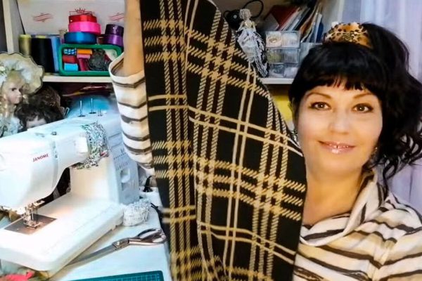 Еще в СССР модницы так носили шарфы, идея для тех, кому шапки носить противопоказано