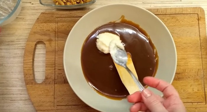 бананово-карамельный торт