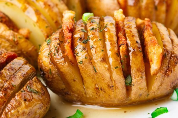 Тысяча первая вариация на тему «Сытный ужин из картофеля», достаем из холодильника кусочек сала