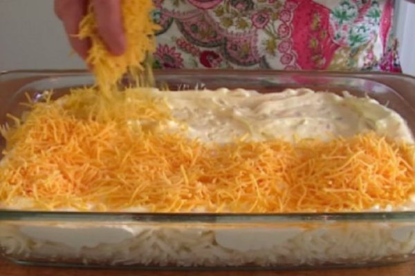 Потрясающая картофельная запеканка, которая сведет с ума своим вкусом.