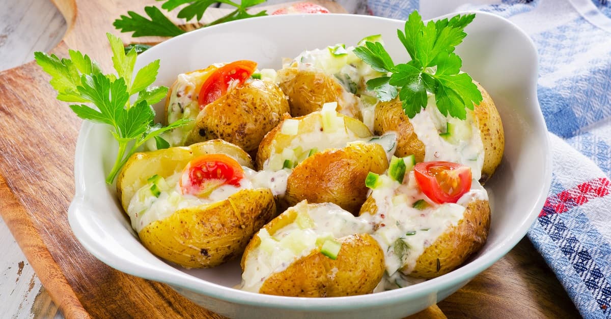 Картофельные лодочки с сыром и копченной курицей