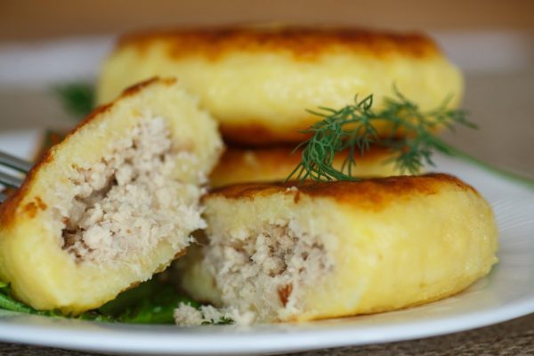 Как приготовить картофельные зразы с фаршем