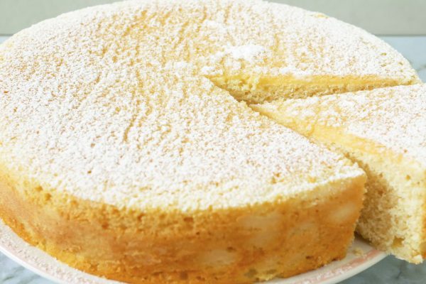 Добавляю в манник майонез и муку, получается рыхлый и легкий, раньше пекла «кирпичи»