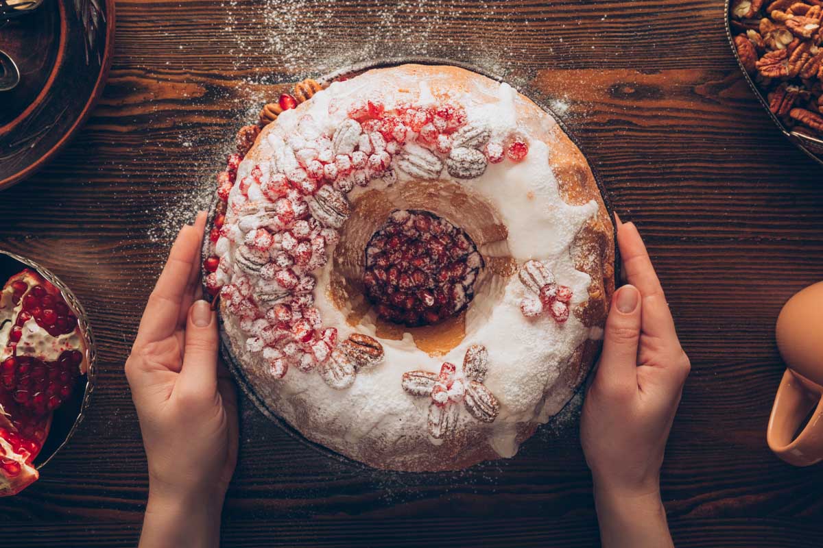 К Рождеству пеку кекс с сухофруктами, угощаю всех друзей и соседей, их восторг не описать словами
