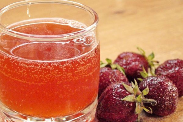 Вся семья променяла обычный квас на клубничный, готовим  из свежей и замороженной клубники