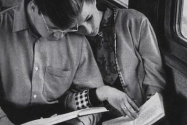 Почему в советское время все читали очень много, а сейчас эта привычка почти забыта