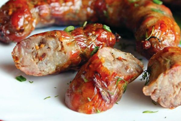 Колбаса домашняя в духовке: приготовь к Пасхе шикарную закуску!