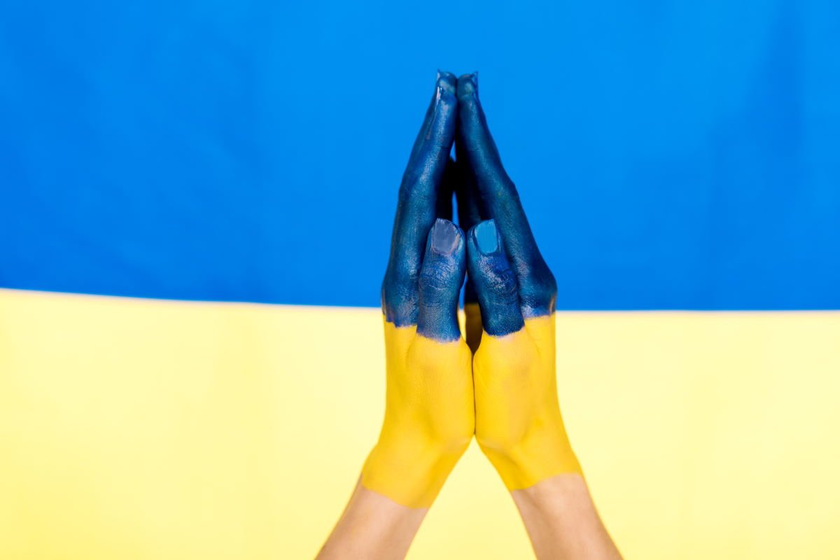 Что заставляет 79-летнего Пола Маккартни выступать с украинским флагом