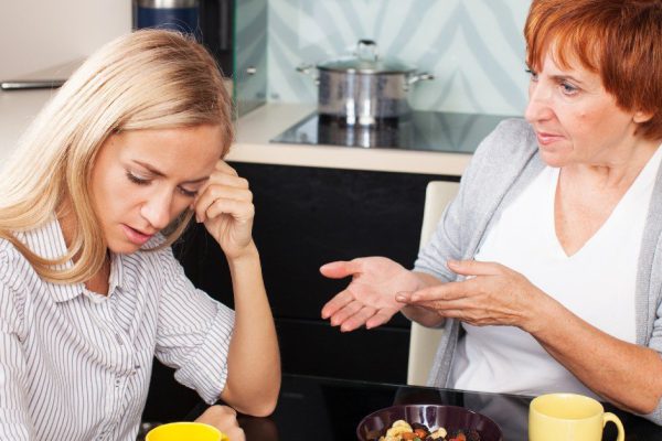 Шустро выбрасываю еду, которую готовит невестка, как самоотверженная мать семейства готовлю на всех сама