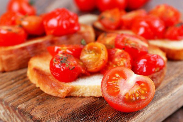 Рецепт консервированных помидоров с луком