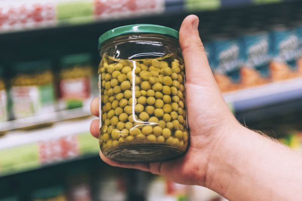 Почему я не ориентируюсь на цену, когда ищу консервы с горошком в супермаркете